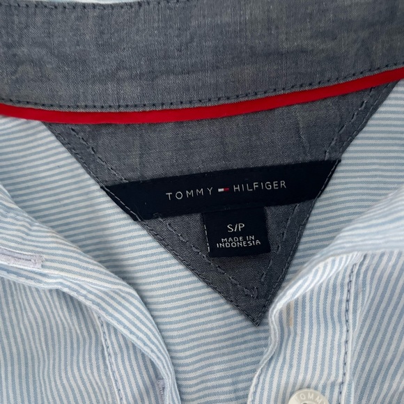 3/4 Loose Button Up - Picture 4 of 4